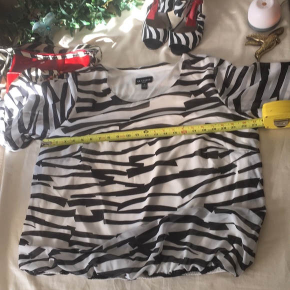 I. N. Studio Zebra Print Angled 3/4” Sleeve - Picture 4 of 8